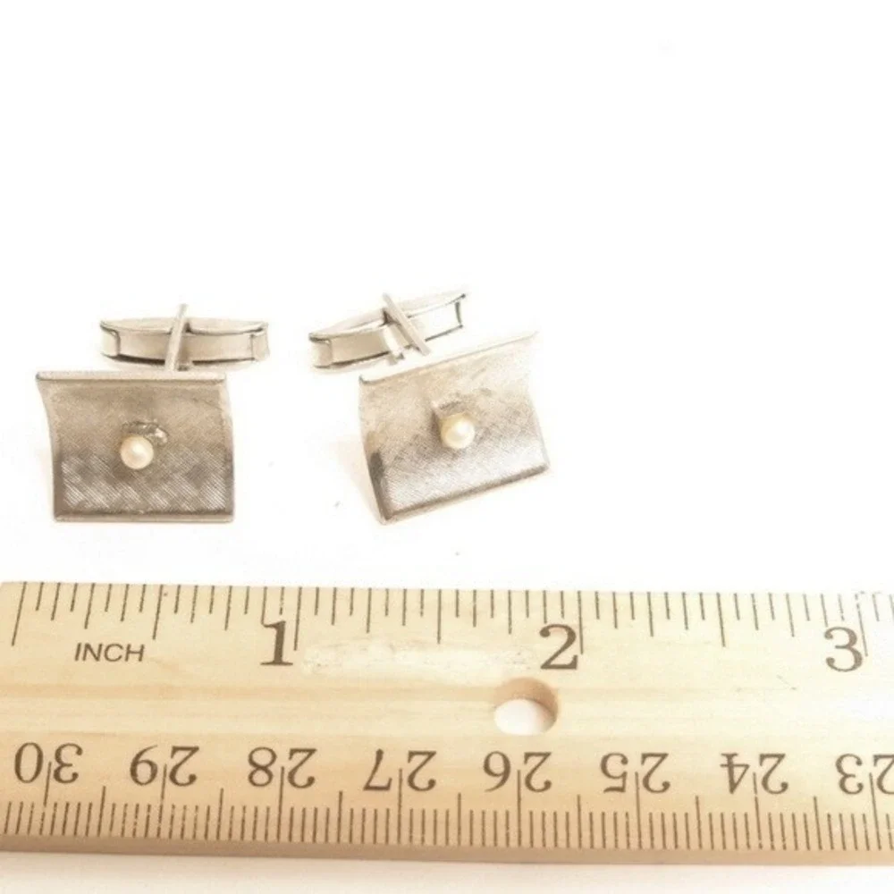 Vintage Square‎ Pearl Center Silver Cufflinks